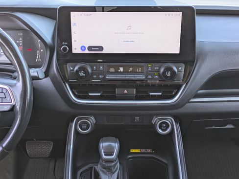 Used 2024 Toyota Grand Highlander XLE FWD image 18