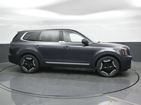 Used 2023 Kia Telluride EX AWD/4WD image 3