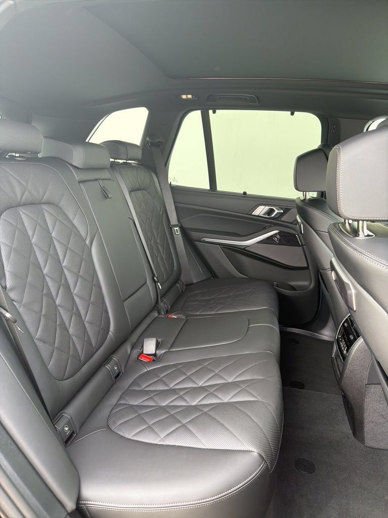 New 2026 BMW X5 M60i AWD/4WD image 15