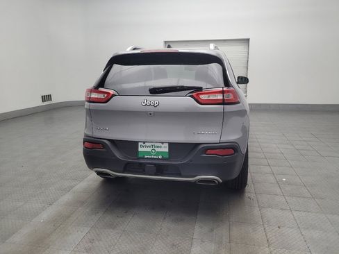 Used 2018 Jeep Cherokee Limited w/ Luxury Group AWD/4WD image 7