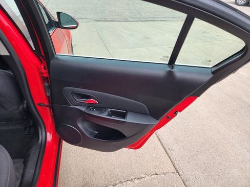 Used 2014 Chevrolet Cruze LT image 15