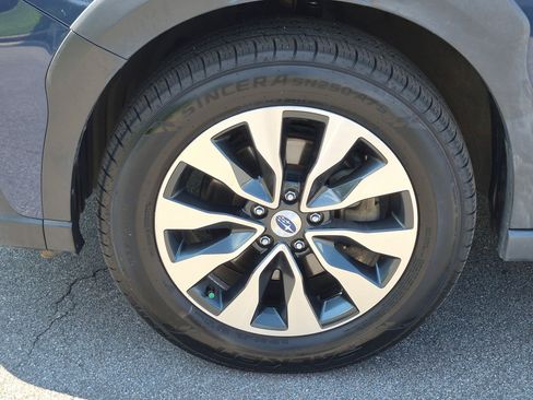 Used 2023 Subaru Outback Limited AWD/4WD image 10