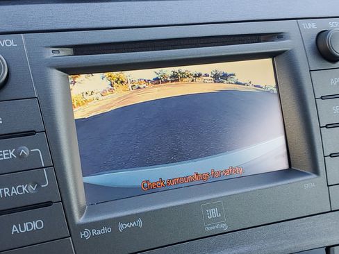 Used 2015 Toyota Prius Five image 27