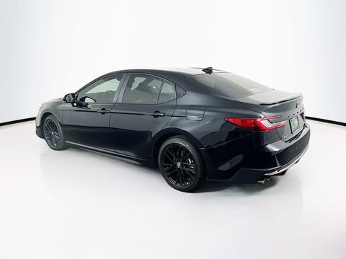 Used 2026 Toyota Camry SE FWD image 5