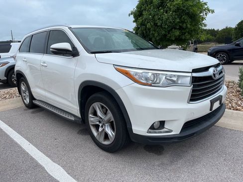 Used 2016 Toyota Highlander Limited image 2