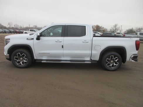 New 2026 GMC Sierra 1500 SLT w/ SLT Premium Plus Package image 10