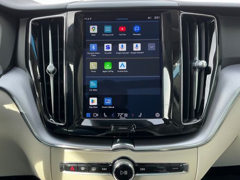 Used 2022 Volvo XC60 B5 Momentum image 8