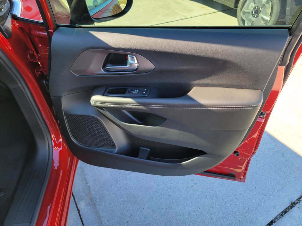 New 2026 Chrysler Pacifica Select FWD image 12