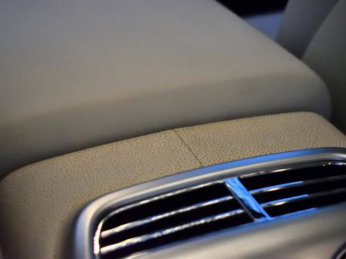 Used 2016 Rolls-Royce Wraith RWD image 23