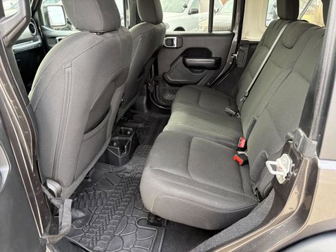 Used 2020 Jeep Wrangler Unlimited Sport S image 12