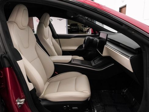 Used 2021 Tesla Model S Plaid image 43