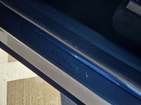 Used 2023 Tesla Model Y Long Range image 11