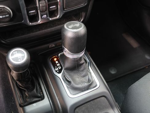 Used 2022 Jeep Wrangler Unlimited Sport w/ Sun And Sound Package AWD/4WD image 28