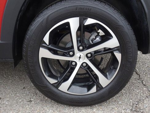 Used 2024 Chevrolet Trax RS w/ Driver Confidence Package FWD image 24