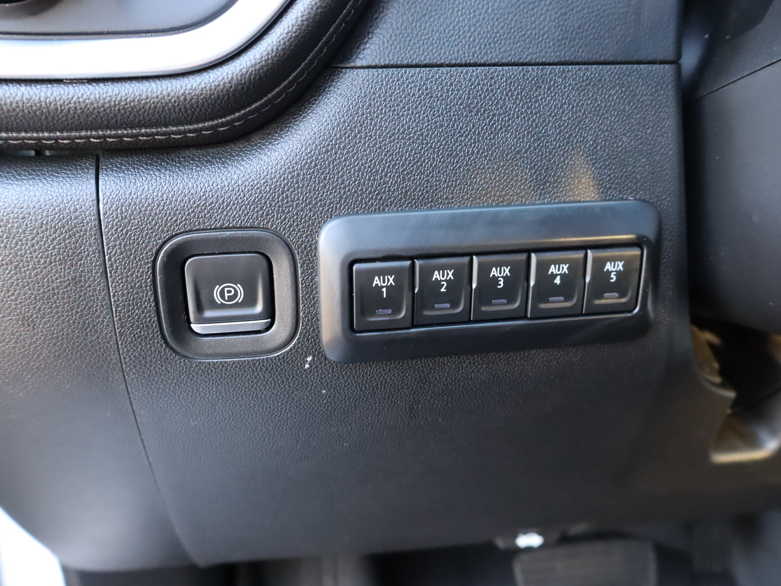 Used 2022 Chevrolet Silverado 2500 LTZ w/ LTZ Plus Package AWD/4WD image 24