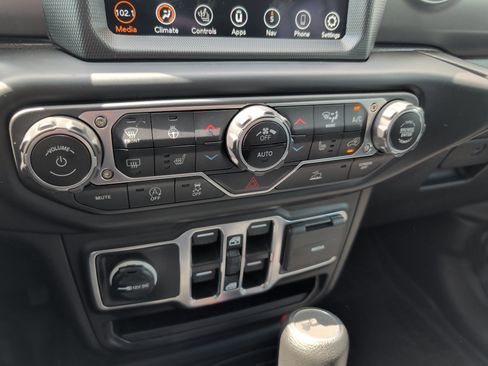 Used 2023 Jeep Wrangler Unlimited Sport AWD/4WD image 31