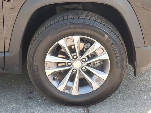 Used 2025 Chevrolet Equinox LT AWD/4WD image 26