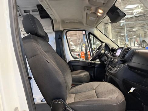 Used 2024 RAM ProMaster 2500 w/ Convenience Group FWD image 24