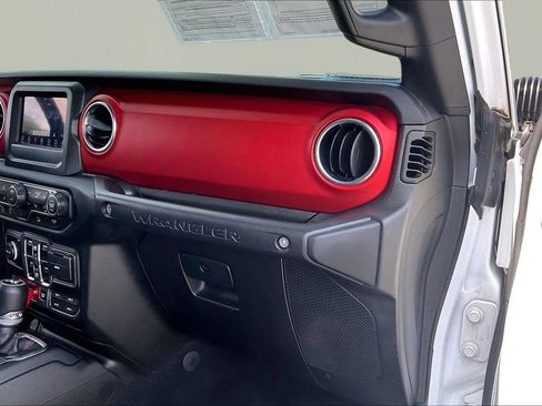 Used 2019 Jeep Wrangler Unlimited Rubicon w/ LED Lighting Group AWD/4WD image 28