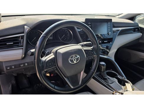 Used 2021 Toyota Camry SE w/ Carpet Mat Package (TMS) FWD image 6
