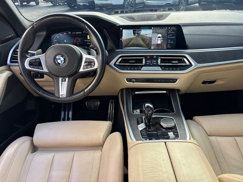Used 2022 BMW X7 M50i w/ Cold Weather Package image 28
