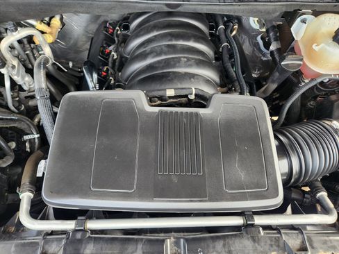 Used 2023 Chevrolet Suburban Premier RWD image 36