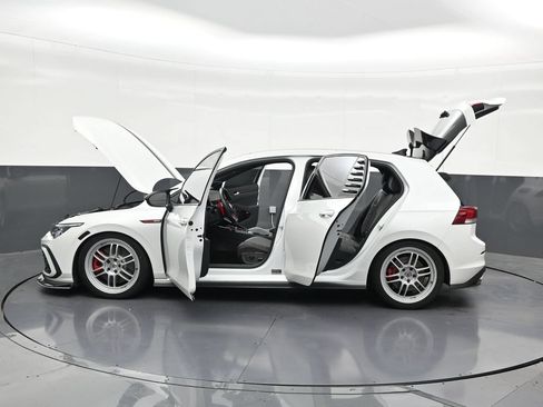 Used 2024 Volkswagen GTI SE FWD image 33