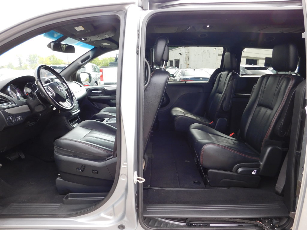 Used 2019 Dodge Grand Caravan GT FWD image 12