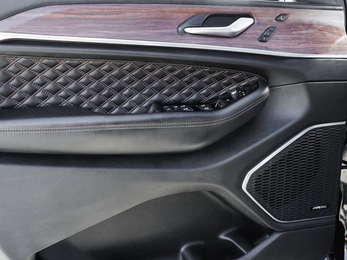 Used 2023 Jeep Grand Cherokee Summit image 22