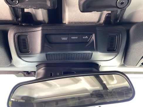 Used 2025 Jeep Wrangler Unlimited Sahara AWD/4WD image 28