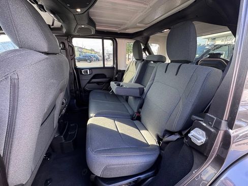 Used 2025 Jeep Wrangler Unlimited Sahara AWD/4WD image 14