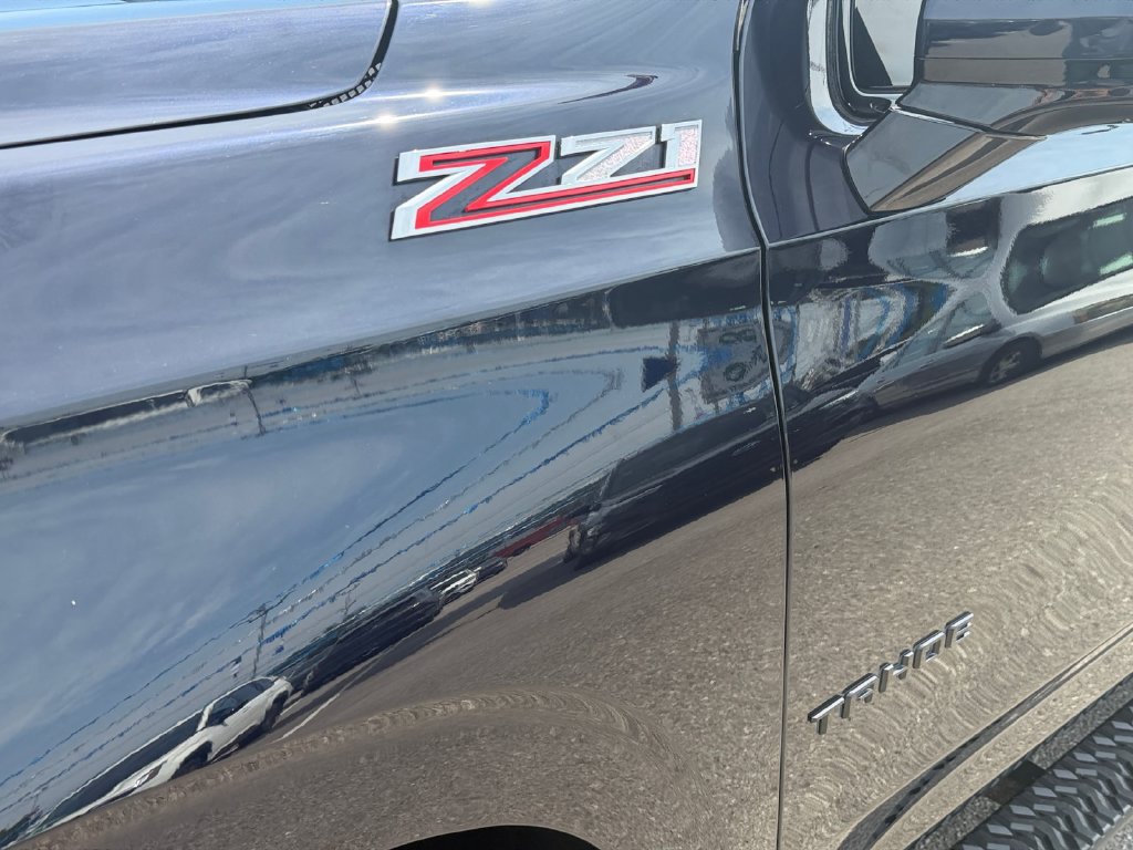 Used 2022 Chevrolet Tahoe Z71 w/ Luxury Package AWD/4WD image 10