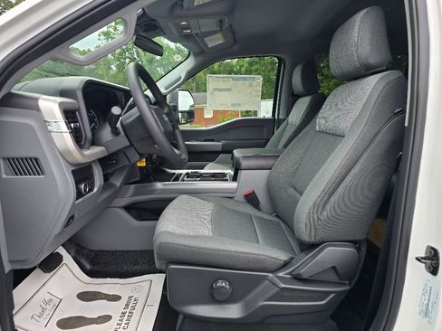 New 2025 Ford F450 XLT image 7