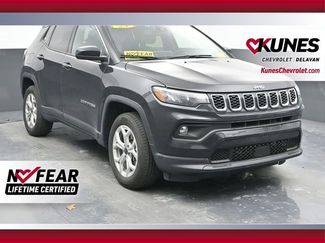 Used 2025 Jeep Compass Latitude video 1