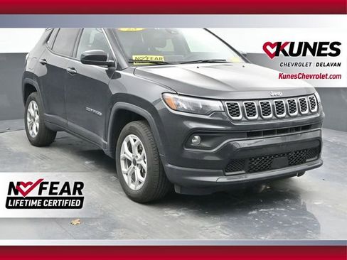 Used 2025 Jeep Compass Latitude image 1