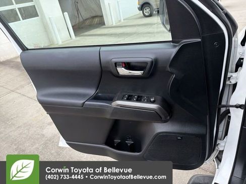 Used 2017 Toyota Tacoma TRD Sport image 25