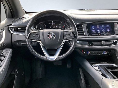 Used 2024 Buick Enclave Premium image 5