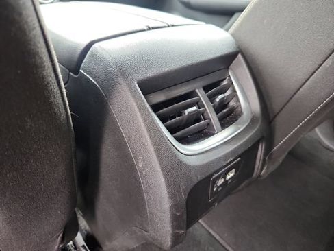 Used 2025 Chevrolet Blazer LT FWD image 16