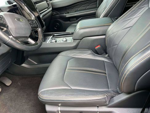 Used 2023 Ford Expedition Max Platinum AWD/4WD image 5