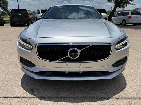 Used 2017 Volvo S90 T6 Momentum w/ Vision Package image 2