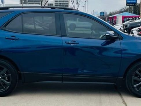 Used 2022 Chevrolet Equinox RS w/ RS Leather Package image 2