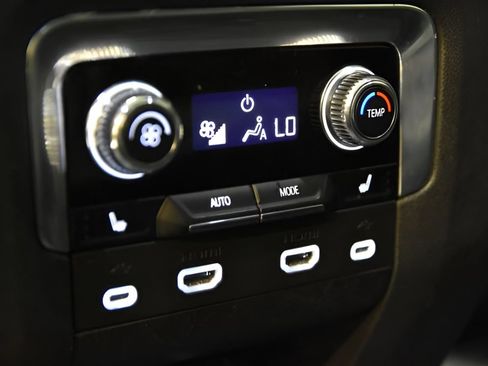Used 2021 GMC Yukon XL SLT w/ SLT Luxury Plus Package RWD image 37