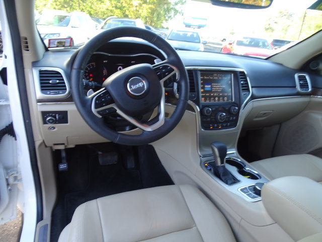 Used 2017 Jeep Grand Cherokee Limited AWD/4WD image 6