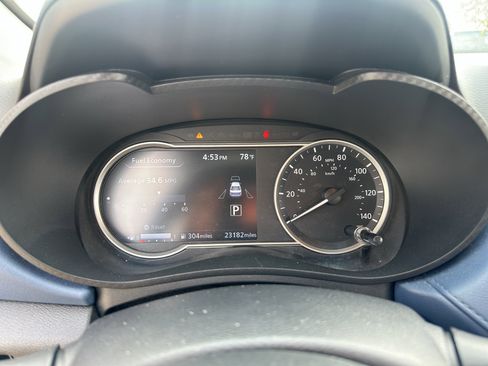 Used 2025 Nissan Versa SV FWD image 17