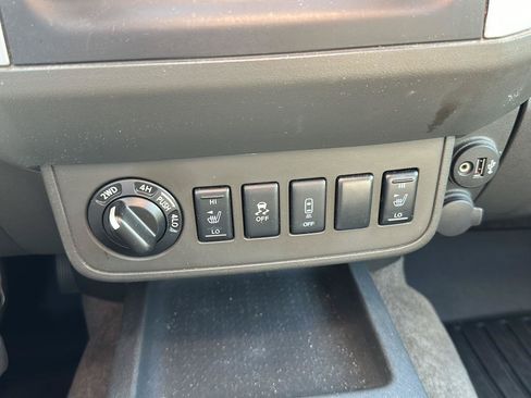 Used 2017 Nissan Frontier SV w/ SV Value Truck Package AWD/4WD image 24
