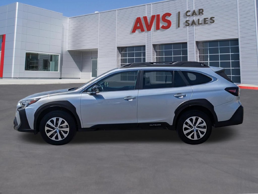 Used 2025 Subaru Outback Premium AWD/4WD image 10