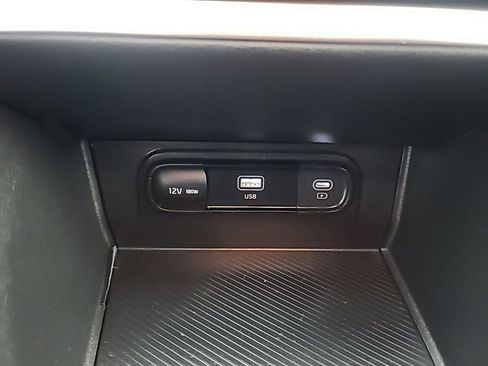 Used 2025 Kia Sportage LX AWD/4WD image 34