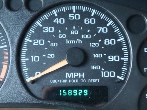 Used 2001 Chevrolet S10 Pickup LS w/ Preferred Equipment Group image 36