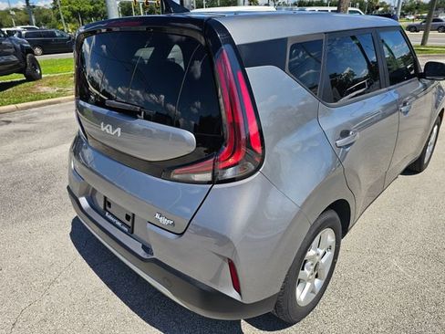 Used 2024 Kia Soul LX w/ Option Group 015 FWD image 10