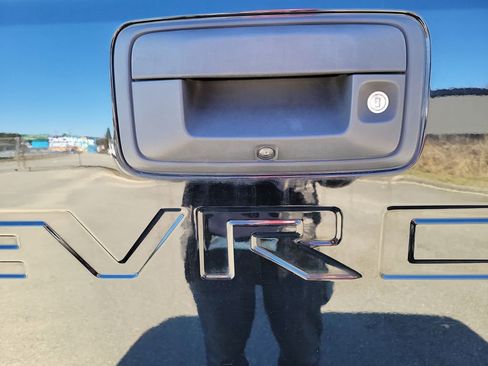 Used 2022 Chevrolet Colorado LT w/ Fleet Safety Package image 28